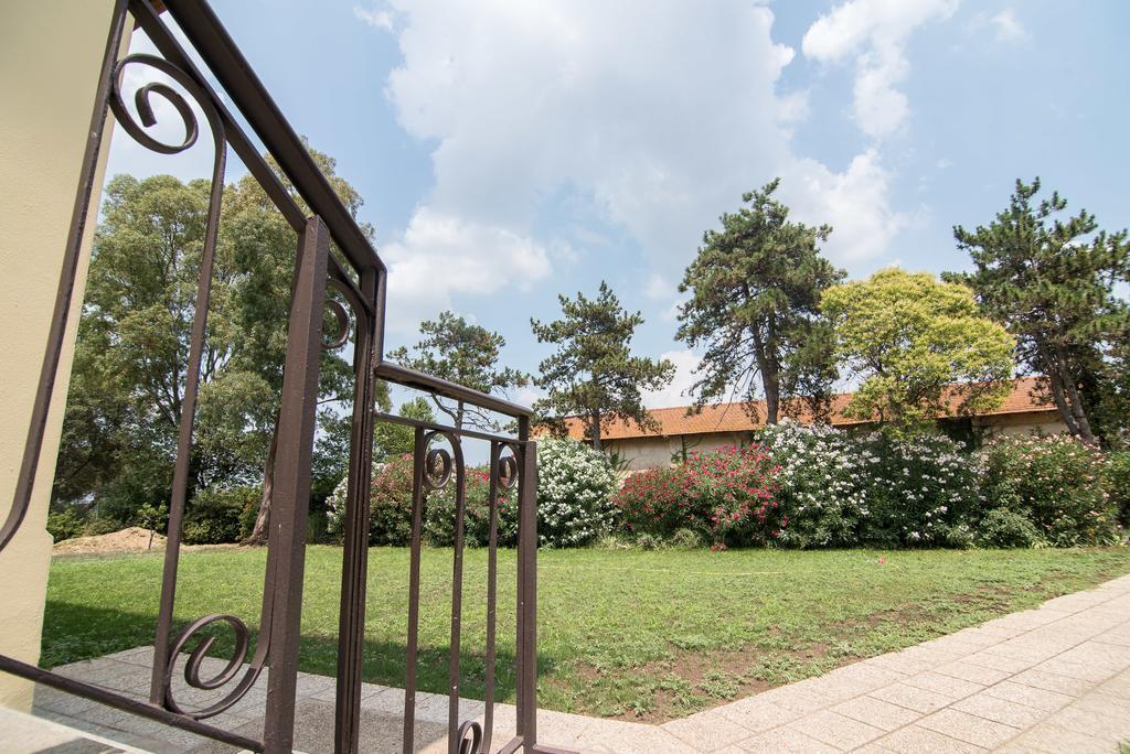 Villa Degli Oleandri Bnb Roma Exterior foto